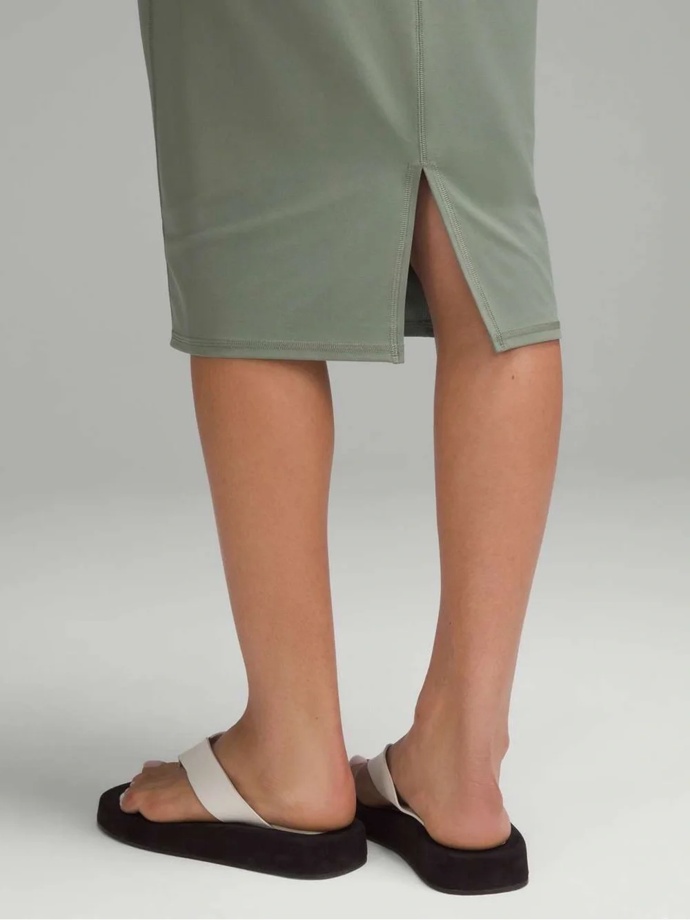 045. Lululemon Nulu Slim-Fit High-Rise Midi Skirt Grey Eucalyptus size 6